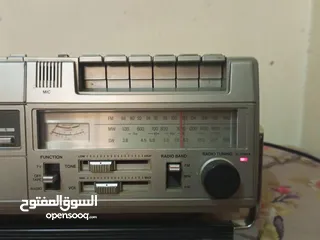  2 تلفزيون وراديو ومسجل قديم ياباني صناعة 1979 شغال بحاله ممتازة جدا جدا وكالة