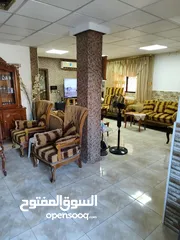  10 منزل للبيع موقع مميز و اطلاله مميزه و محدث بالكامل