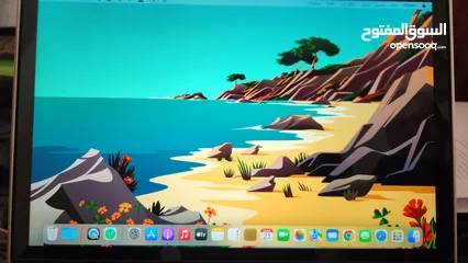  4 MacBook Pro 2015 Retina بحالة  ممتازة للبيع بسعر ممتاز