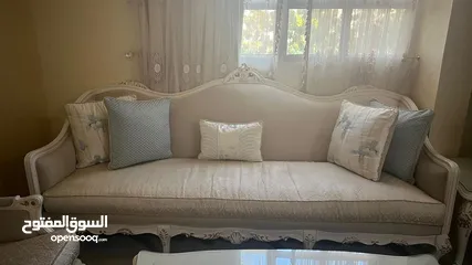  7 طقم كراسي وطاولات لصاله الجلوس