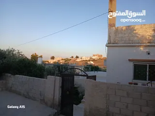  5 منزل للبيع المفرق بلعما الزيتونه واصل جميع الخدمات منطقة الزيتونة قريب من شارع اوستراد اربد الزرقاء