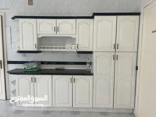  4 مطبخ بلوط صولد بحالة جيدة جدا للبيع