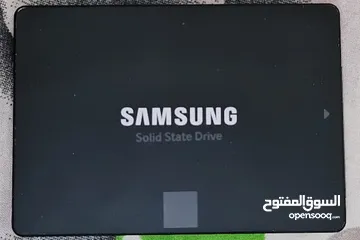  3 للبيع  SSD 1TB SAMSUNG 870 EVO SSD مع SSD 500GB SAMSUNG 850 EVO SSD