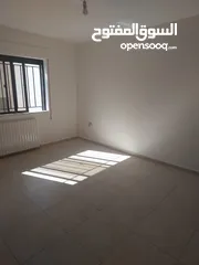  5 شقة بموقع مميز للبيع