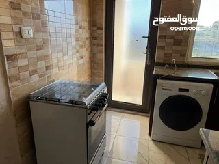  5 شقة مفروشة مساحة 61م للبيع، مقابل البوابة الجنوبية لجامعة اليرموك/اربد
