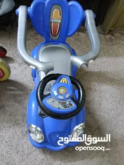  3 كارسيت وبسكليت وسيارة صغيرة للبيع