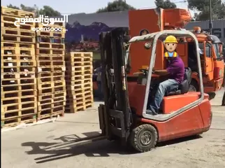  2 رافعة رافعه شوكية بحالات ممتازة للبيع او تأجير