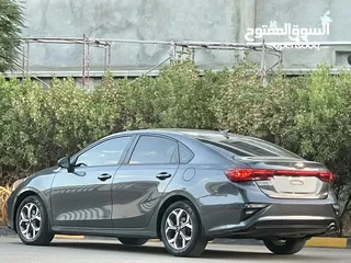  6 KIA FORTE 2020