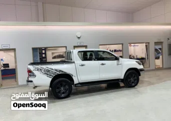  2 Toyota Hilux