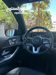  14 Mercedes-AMG GLE450 2021