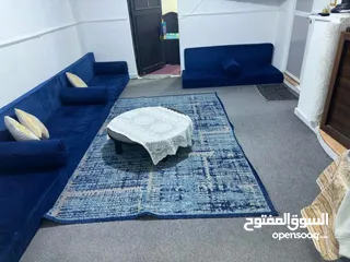  11 بيت طابقين للبيع كاش  في مخيم الزرقاء