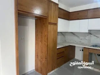  4 شقه للبيع في عين  منجد طابق ارضي مع حديقه مع مدخل خاص