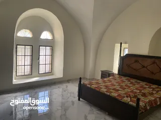  22 بيت تراثي للبيع او البدل في منطقة الرميمين / السلط