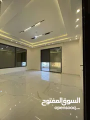  7 شقه مودرن مع حديقه وكراج مستقل