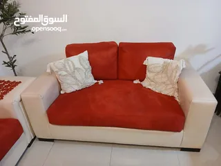  2 كورنر خشبه بحاله جيدا جدا وقماشته جيد جدا