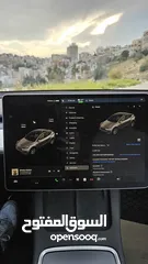  3 Tesla Model Y 2023