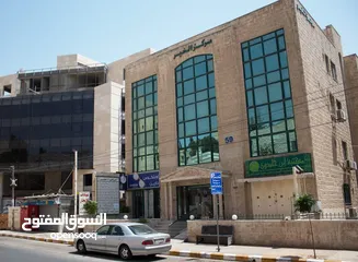  1 عيادة مميزة للبيع أو الإيجار في شارع الخالدي مساحة 88م