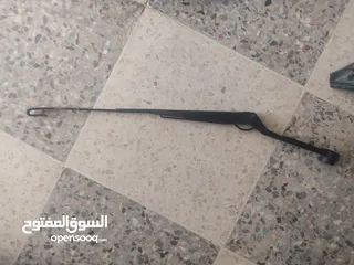  8 قطع مستعمله و اكسسوارات مختلفة للسيارات