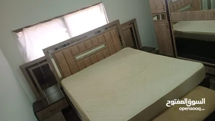  1 اثاث للبيع بداعي السفر غرفة نوم وغرفة ضيوف بحالة اىجديد