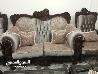  1 كنب بحالة الوكالة