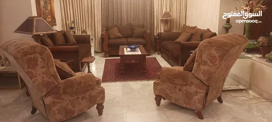  2 غرفة للايجار شارع الجامعة مطلوب شريك سكن شقة مفروشة امام مختار مول مخدومة جدا .كل الخدمات والمواصلات