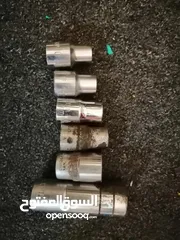  8 عدة للبيع او البدل المعروض ويوجد غير معروضة..