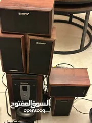  5 مجموعة الكترونيات مستعملة للبيع و جميعهم بحال الجديد من سماعات و مسرح منزلي و كاميرا و غيرها