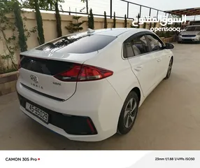  25 هونداي ايونك موديل 2016 استخدام وممشه خفيف 7جيد مالك واحد فقط