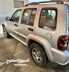  13 جيب JeeP جيب نظيف ليبرتي سبورت استخدام راقي حالة ممتازة كاميرة خلفية شاشة ديجتال تواير بيمة سنة دبل