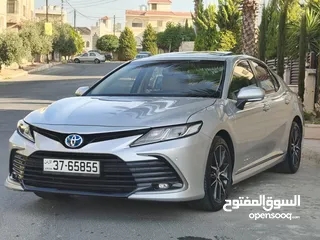  10 تويوتا كامري 2023 GLE كامله الاضافات صيانه الشركه.... قطعة مسافة 40 الف كم