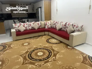  6 كنب صالون استعمال بسيط بحاله جديده قعده تفصيل محلي  طاوله سفره مع 6 كراسي