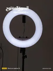  4 إضاءة LED حلقية إضاءة دائرية (رينق لايت) مع حامل جوال ، متعددة الإضاءات - حجم كبير
