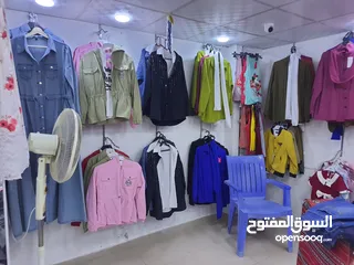  5 محل ألبسه للبيع مع كافة مستلزمات وديكور ولبضاعه او بيع الديكور ولبضاعه بدون المحل