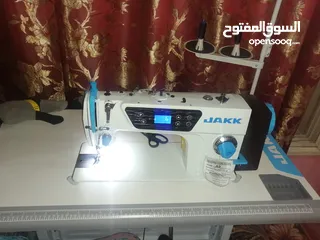  2 ماكينة خياطه نص كمبيوتر جديده لم تستخدم ابدا