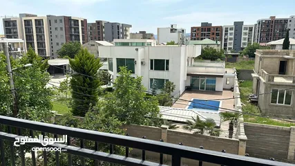  5 فرصة رائعة للسكن أو الاستثمار في قلب تبليسي! شقة حديثة البناء في موقع مميز على شارع Tarili