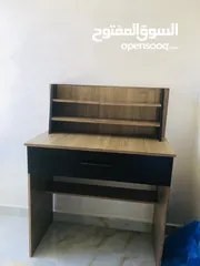 3 مكتب خشبي و اسود