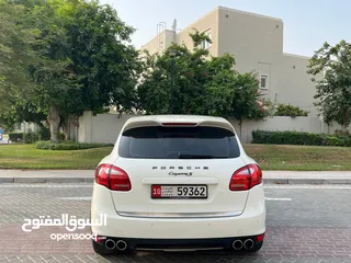  4 Porsche Cayenne S 2011