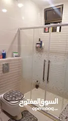 3 شقه طابقيه 180متر