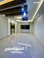  8 شقة للإبجار