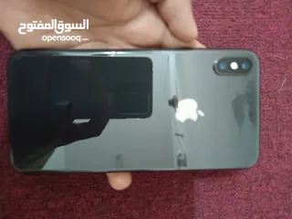  2 iPhone XS Max نظيف ما في شي ‏Face ID خربان بس