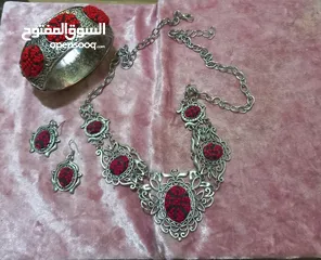  21 أحذية جديدة ونظارات شمسية أصلية دولتشي وغوتشي وشانيل وقطع فضة مميزة