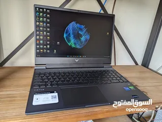  1 laptop HP victus 15