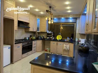  3 بيت للبيع كاش