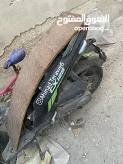  2 سكوتر Qj للبيع كاش بحاجة إلى صيانة