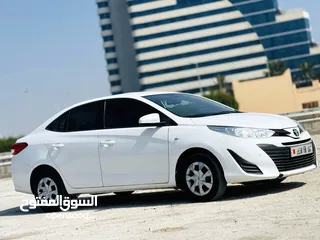  1 Toyota Yaris E 1.5L 2019