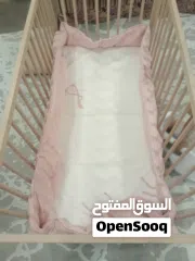  3 سرير طفل شبهه جديد مع مترس  قمة في النظافة   يوجد لون وردي واخر كحلي  قمة النظافة