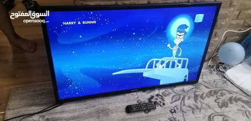  15 Samsung smart 40 inches led with original remote