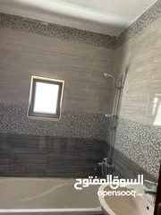  16 شقه طابقيه غير مسكونه للبيع فالكرك منطقه المرج