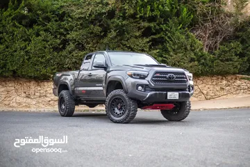  16 تويوتا تاكوما 2017  كابينة و نص مميز غيار عادي 4x4   بحالة ممتازة من المالك.