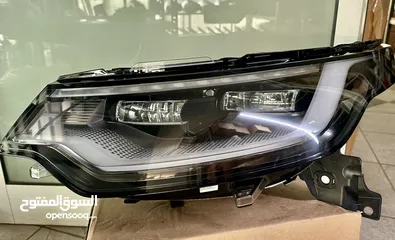  2 Land Rover Discovery 5 Headlamp